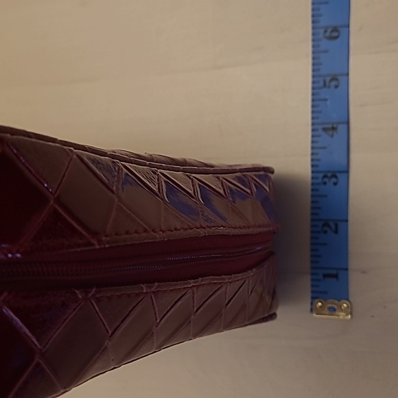 EUC Este Lauder Deep Red Faux Leather "Woven Look" Purse/Handbag - Picture 13 of 15